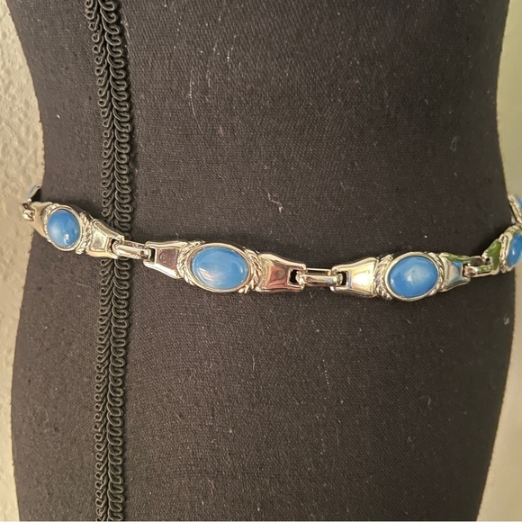 ESCADA Women’s Silver Tone Iridescent Blue Stone Chain Link Belt Made in Spain E main image 7